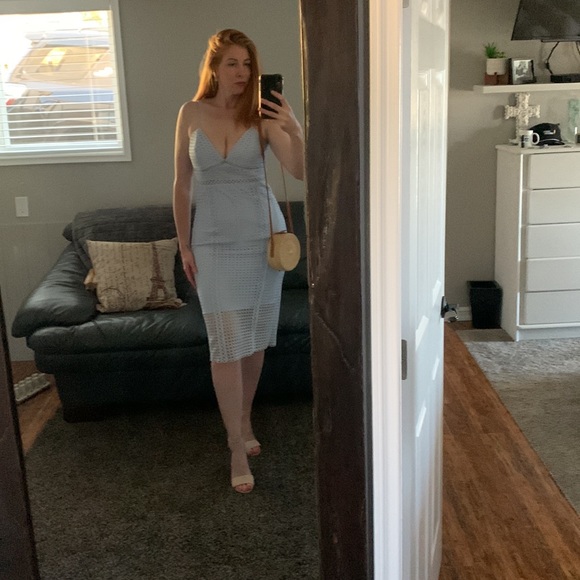 Bardot- baby blue lace midi dress, size 8 - Picture 3 of 8